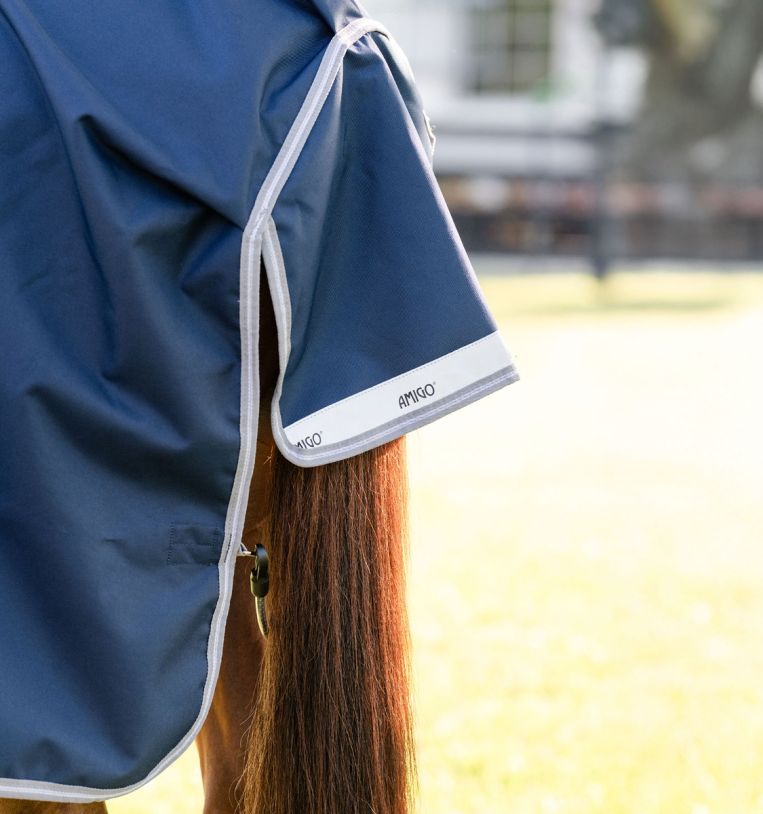 Amigo 1200D Turnout Dækken m. V-Font Lukning 50gr.