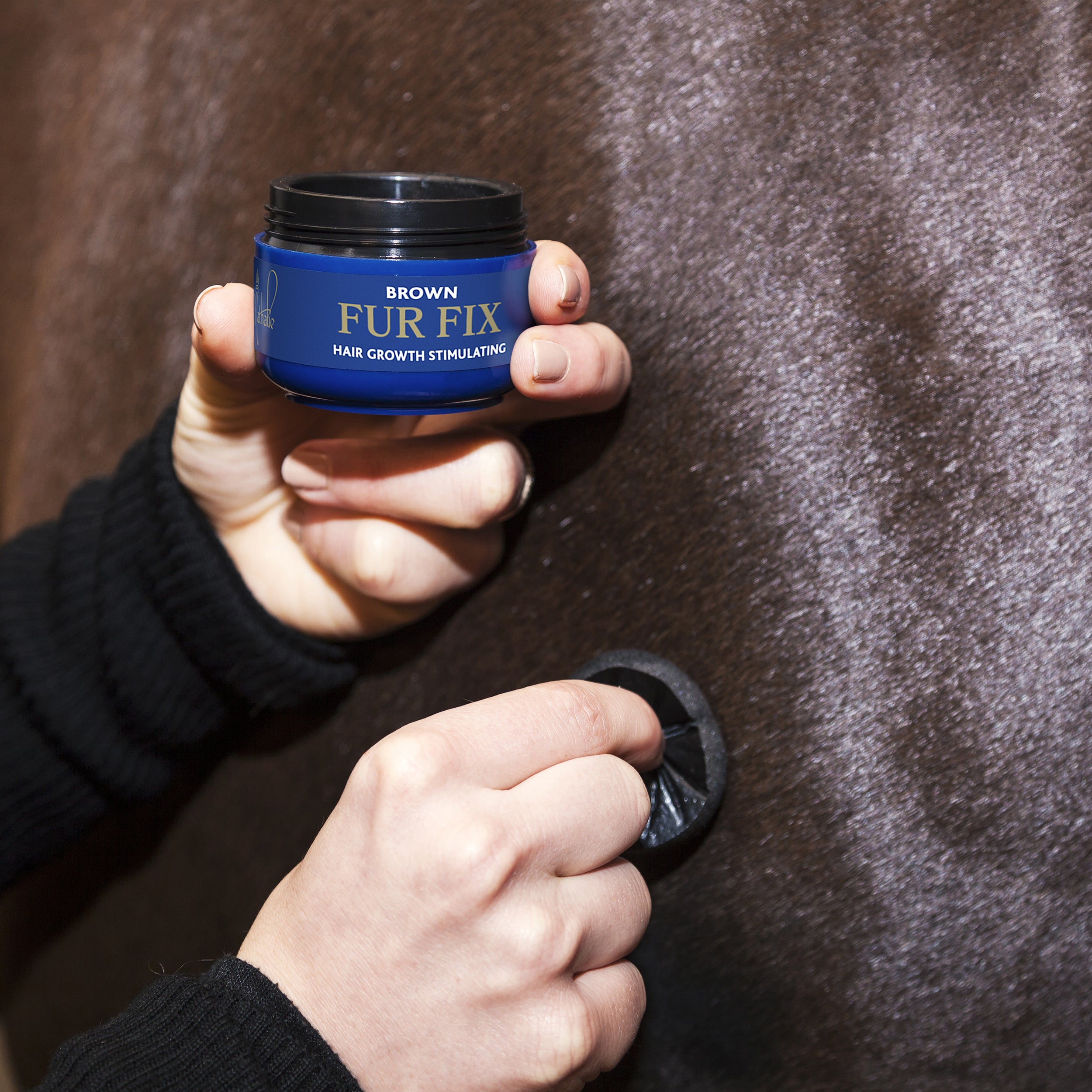 Nathalie Horsecare Fur Fix Rød - 30g