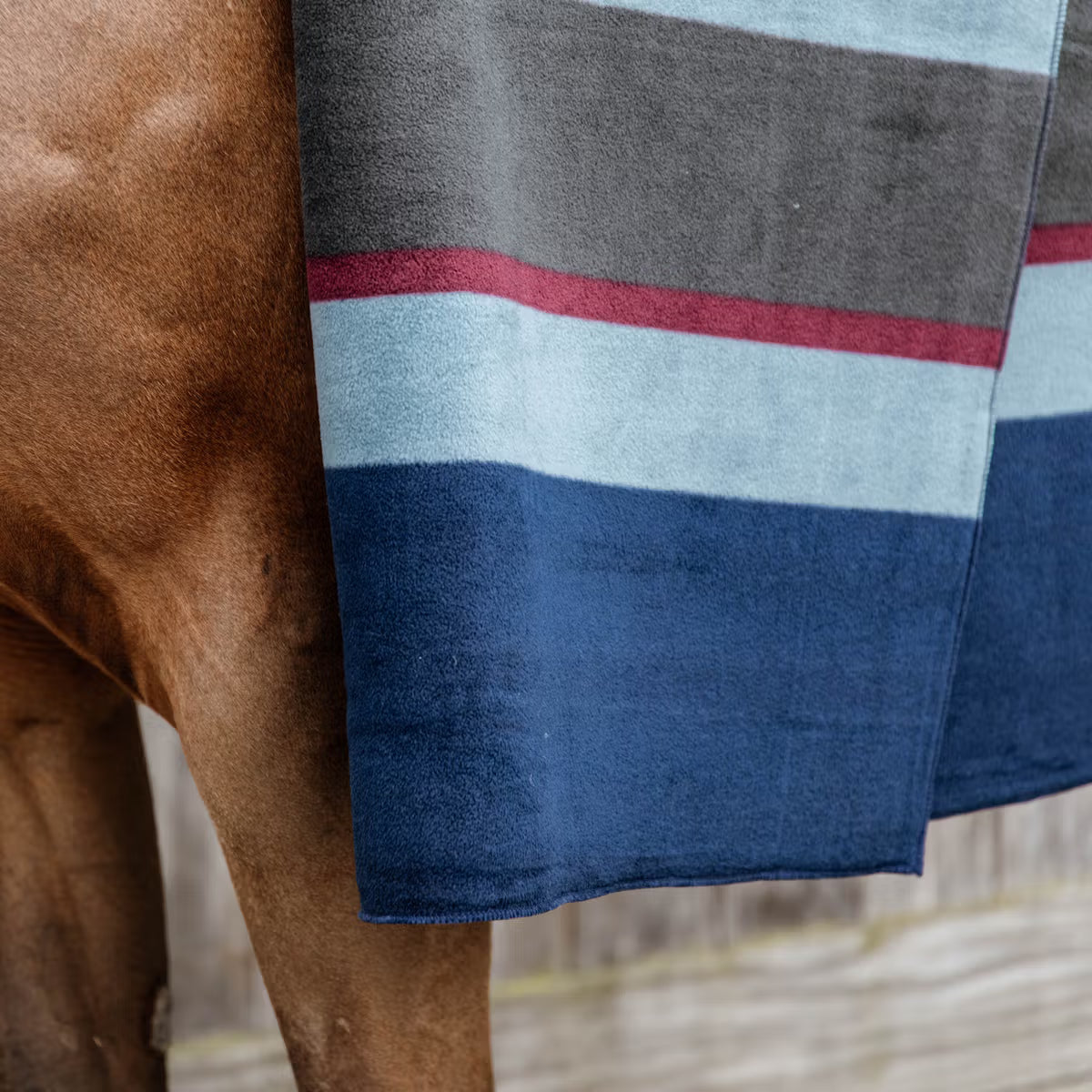 Kentucky Fleece Square Stripe Dækken