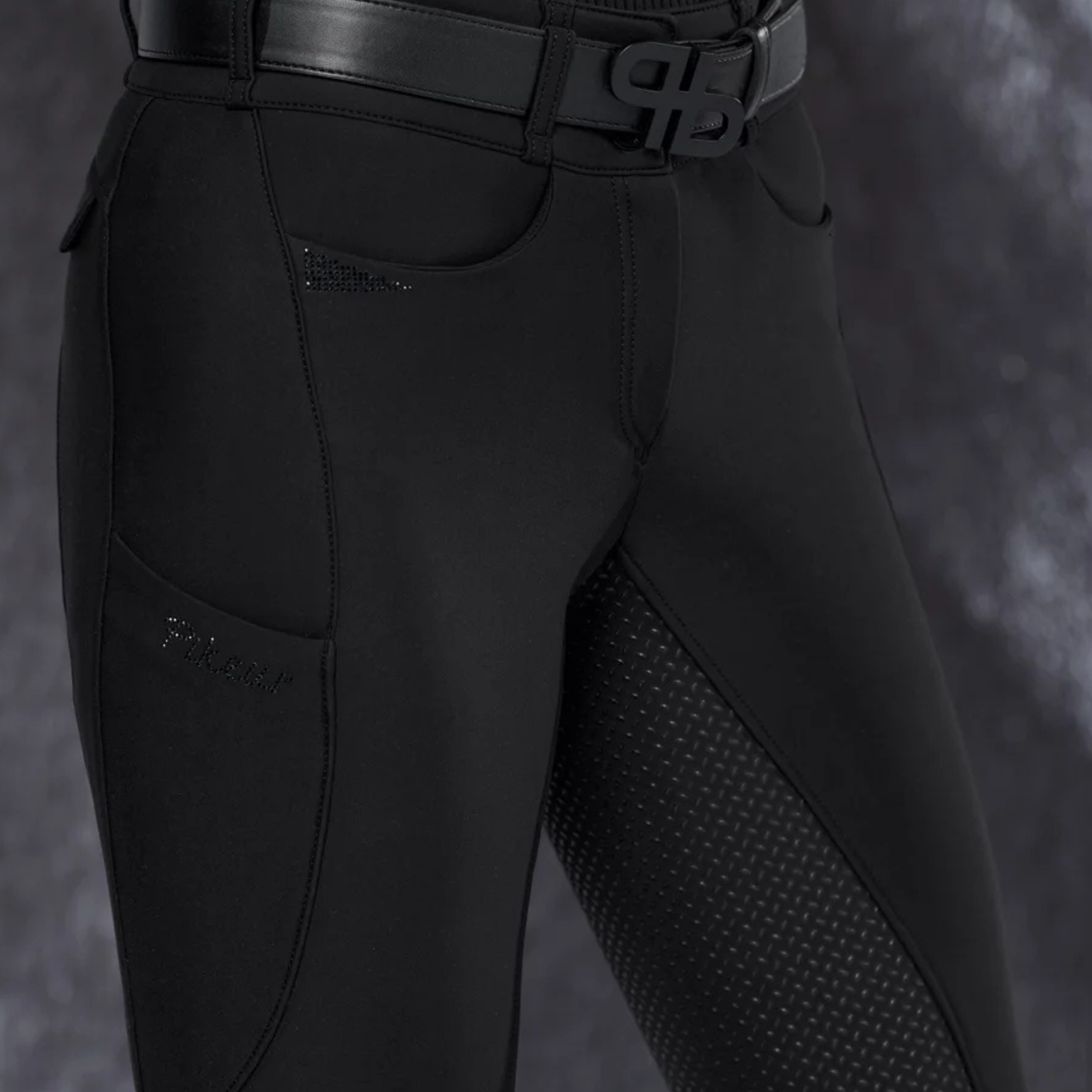 Pikeur Laure Softshell Ridebukser med Fuldgrip - Sort