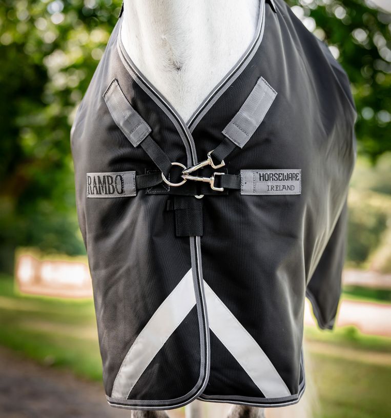 Rambo 1680D Plus Turnout Dækken m. V-Front Lukning 100gr.