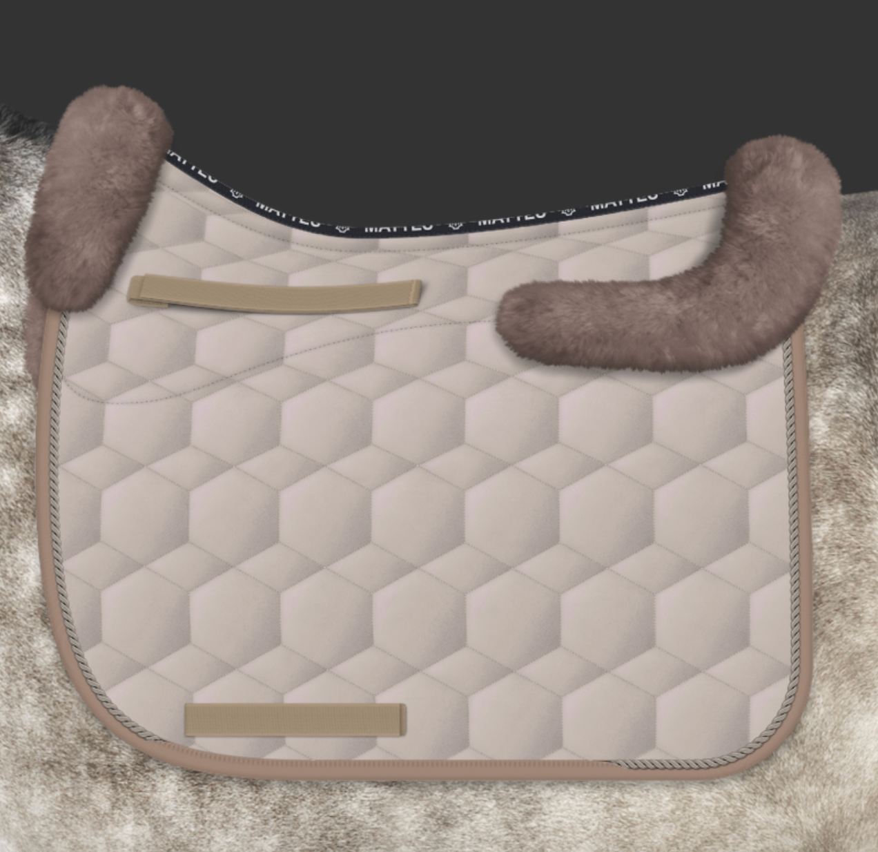 Mattes Quilt Sheen Medifell Dressurunderlag M. Kant M. 1 Trim - Valnød/Cappuccino