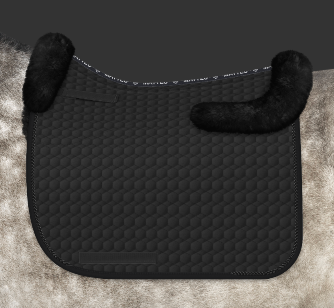 Mattes Quilt Medifell Dressurunderlag Til Mono Flap Med Kant Foran + 1 Trim