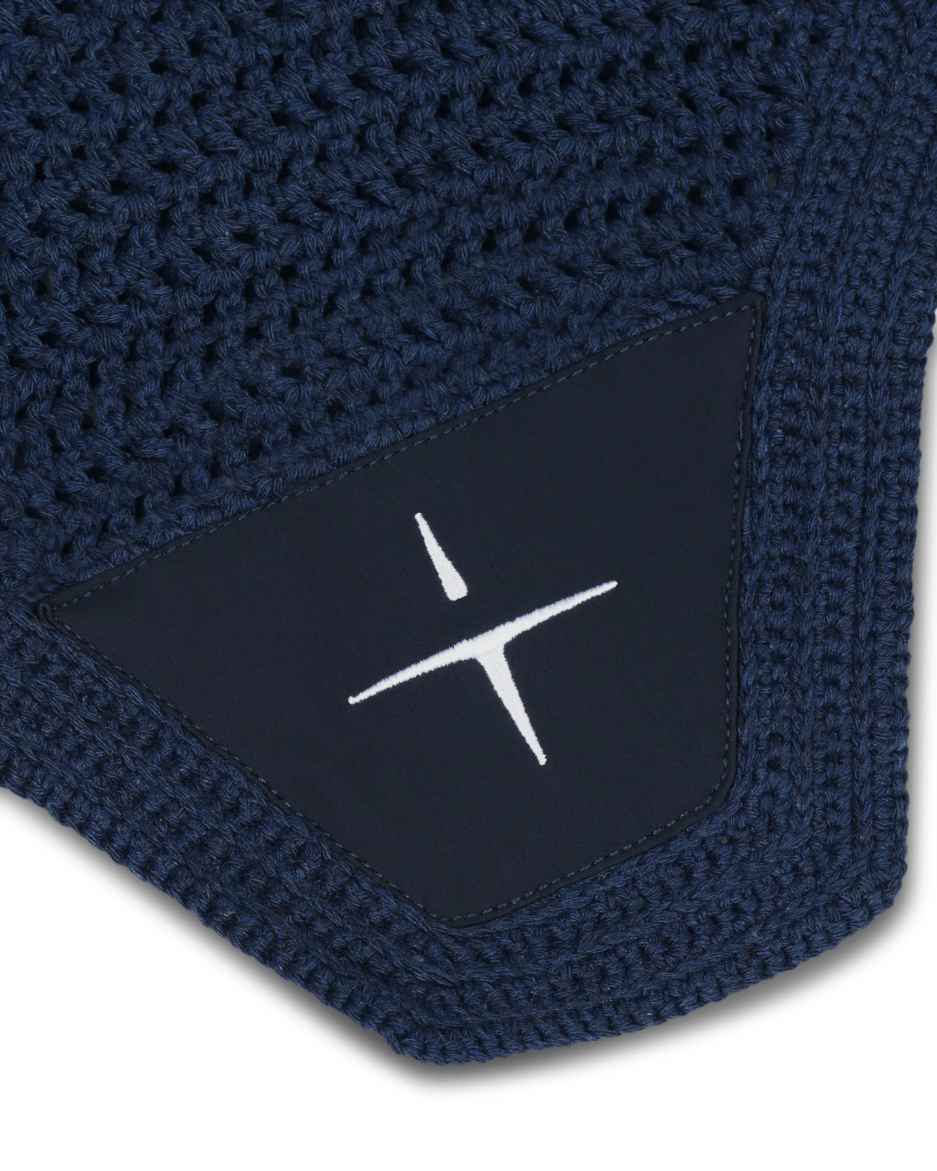 Trolle Projets Soundless Knitted Hut