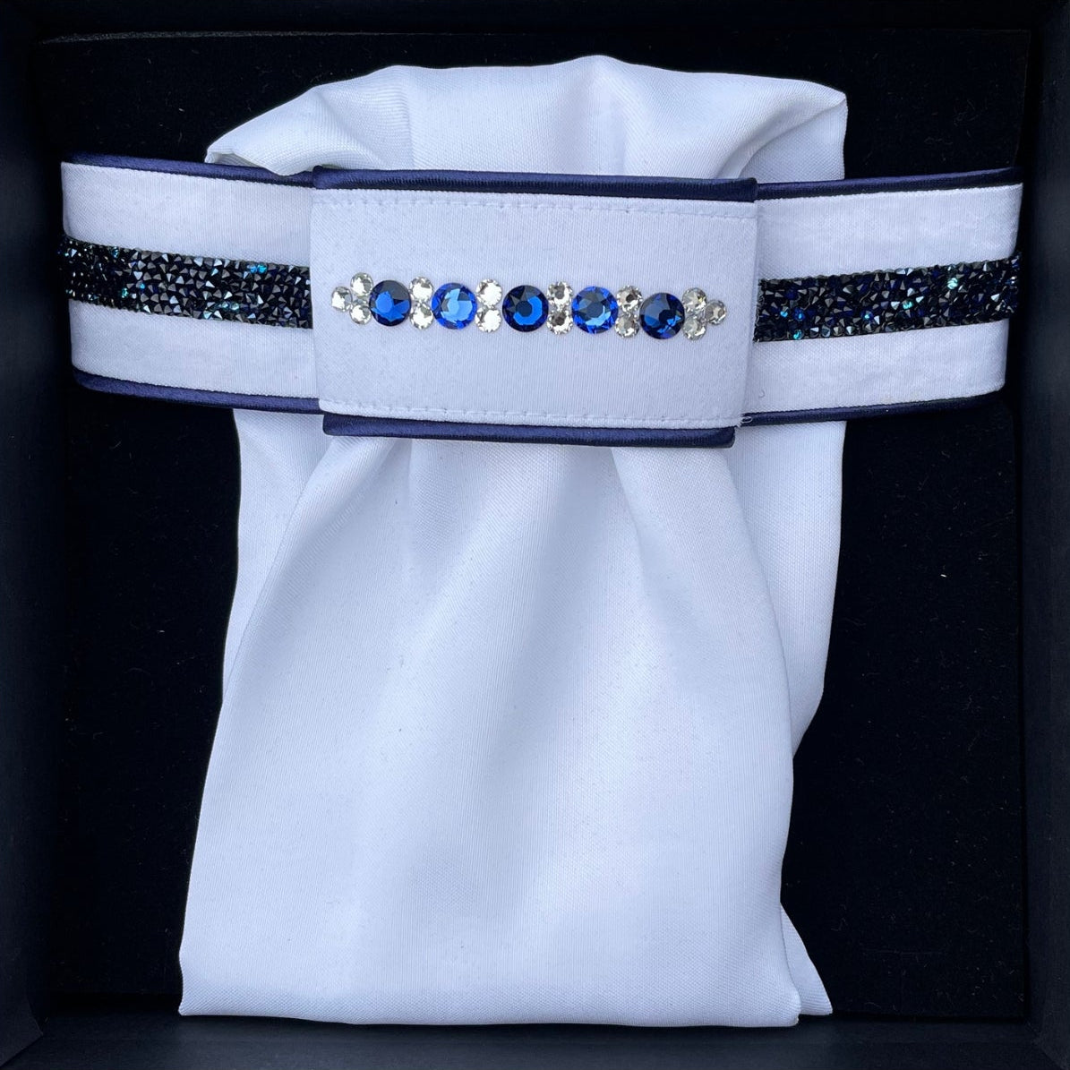 JUDI Rocks Dark Blue Plastron Blue Piping - Onyx