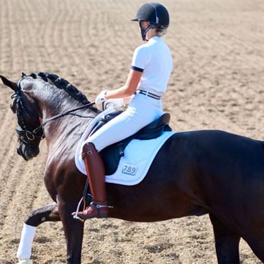 Rider By Horse AIR 1 Competition Dressurunderlag m. Stævnenummer
