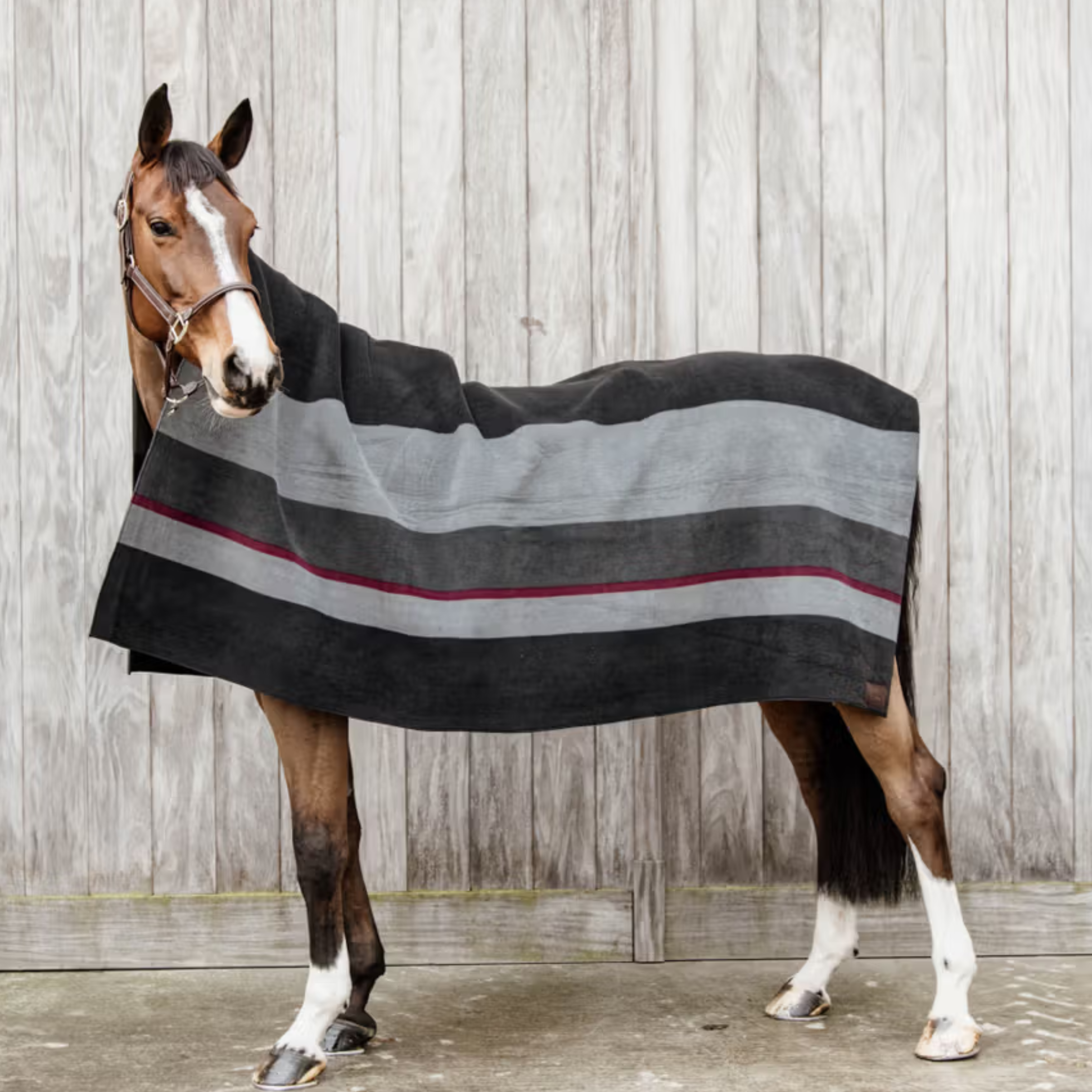 Kentucky Fleece Square Stripes Dækken 210 x 200 cm- Sort/Grå