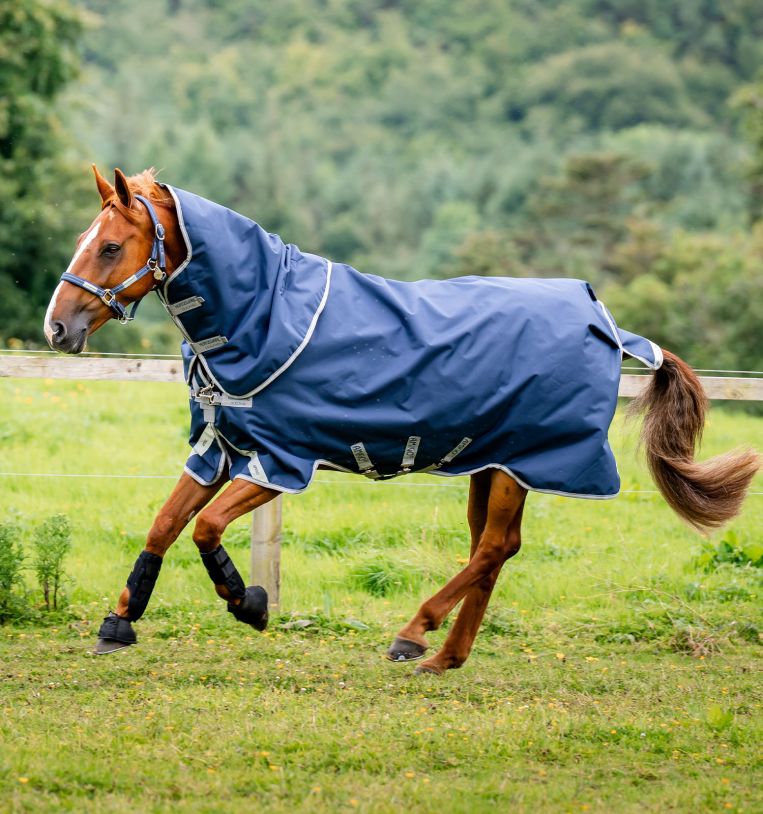 Amigo 1200D Plus Turnout Dækken m. V-Front Lukning 50gr.