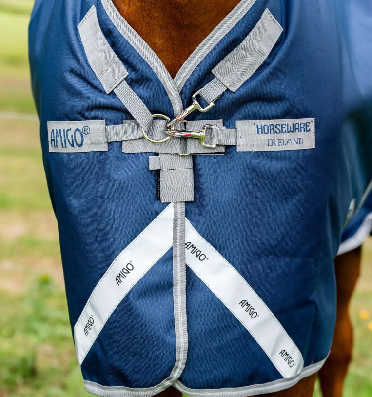 Amigo 1200D Plus Turnout Dækken m. V-Front Lukning 50gr.