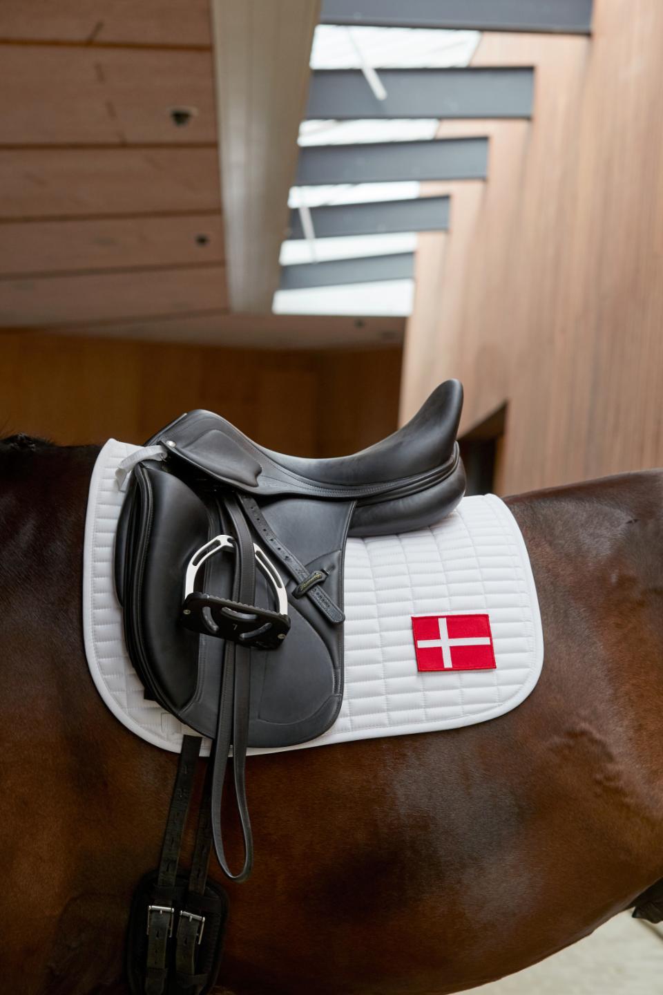 HorseGuard Aftagelig Flag Rød/Hvid - One size