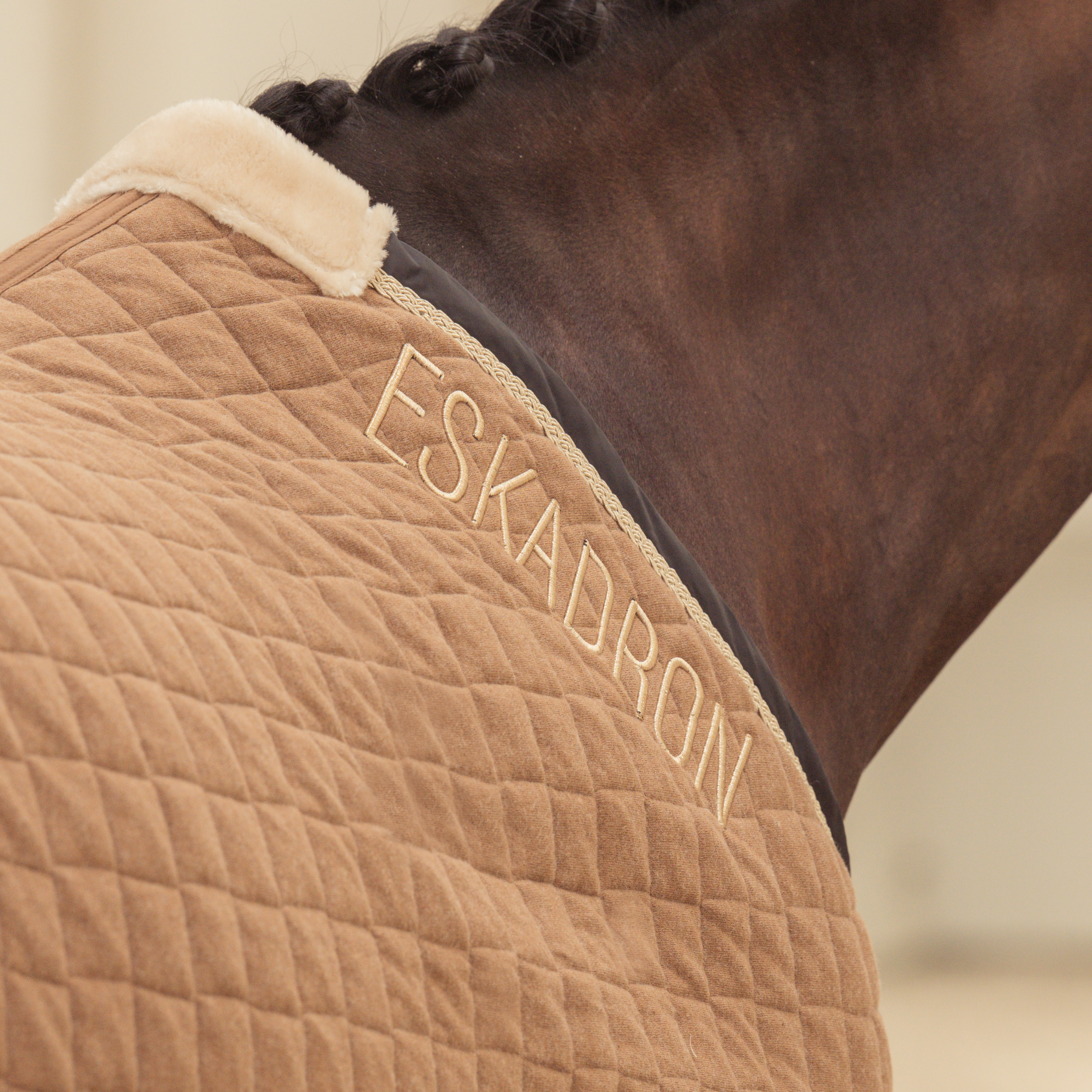 Eskadron Heritage Quiltet Dækken - Almond