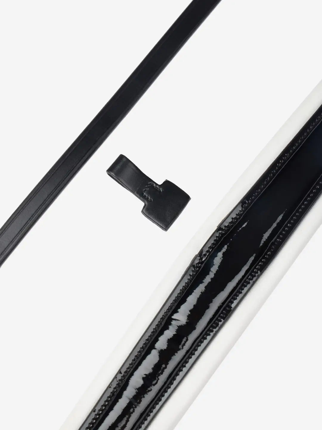 LeMieux Kudos Rundsyet Dressurtrense m. Lak Og Hvid Foring