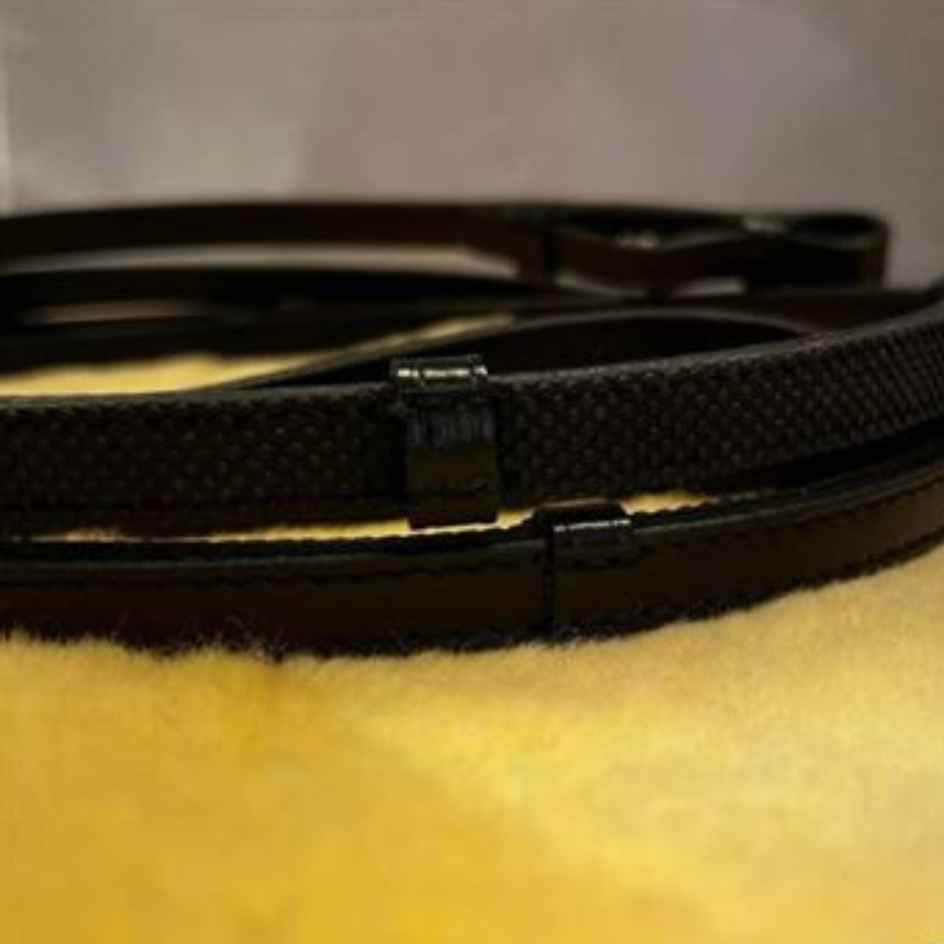 OS 13mm Glat Lædertøjle med 1/2 Gummi og Stoppere - Sort