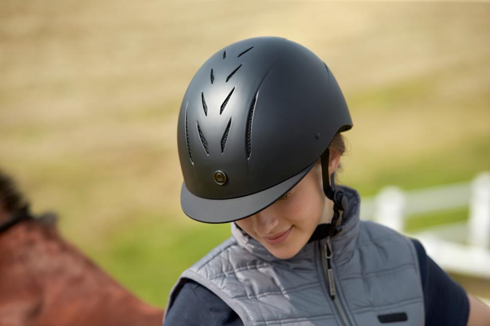 Equipage Henderson Hjelm - sort